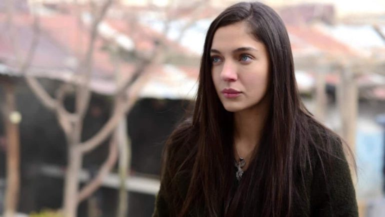 Zümrüdüanka Zümrüt Kim Gerçek İsmi Kaç Yaşında