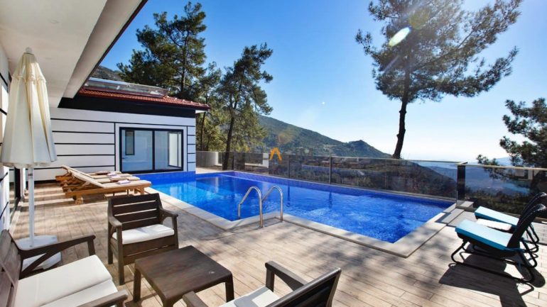 Kalkan’ın Büyüsünde Özgün Tatil: Villacım Deneyimi